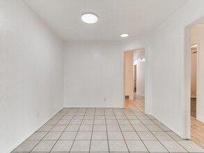 4816 Del Crest Dr in Del City, OK - Foto de edificio - Building Photo