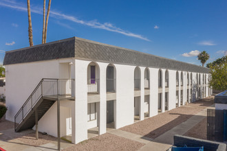 Station 19 Apartments in Phoenix, AZ - Foto de edificio - Building Photo