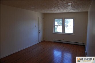 57 Avenel St in Woodbridge Township, NJ - Building Photo - Building Photo