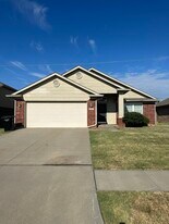 809 Beechwood Way in Moore, OK - Building Photo