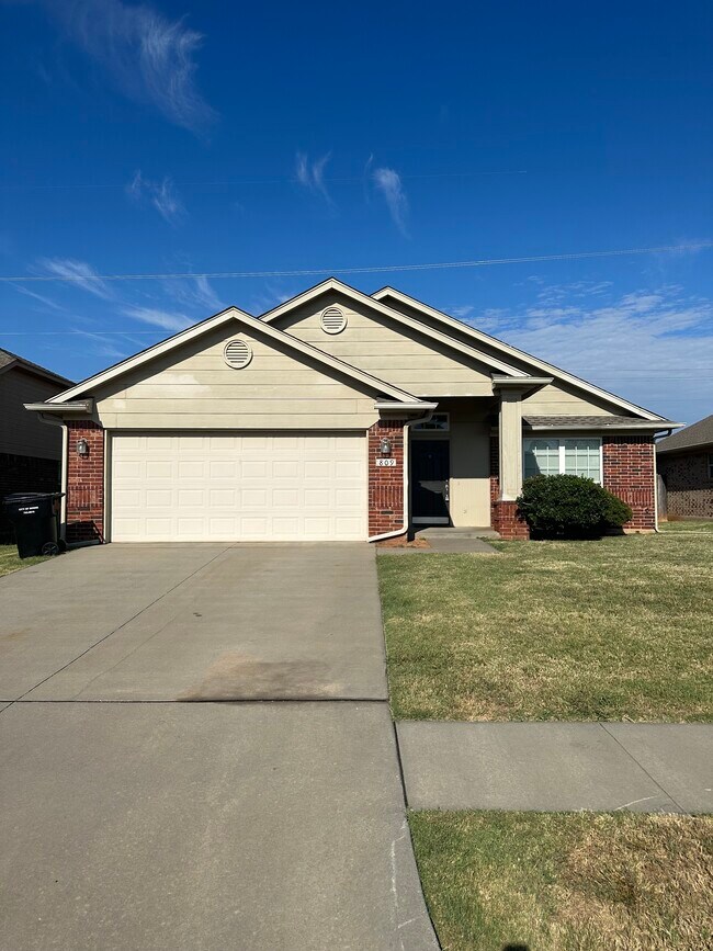 809 Beechwood Way Moore, OK Rentals
