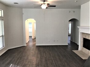 15207 Henderson Point Dr in Cypress, TX - Building Photo - Building Photo