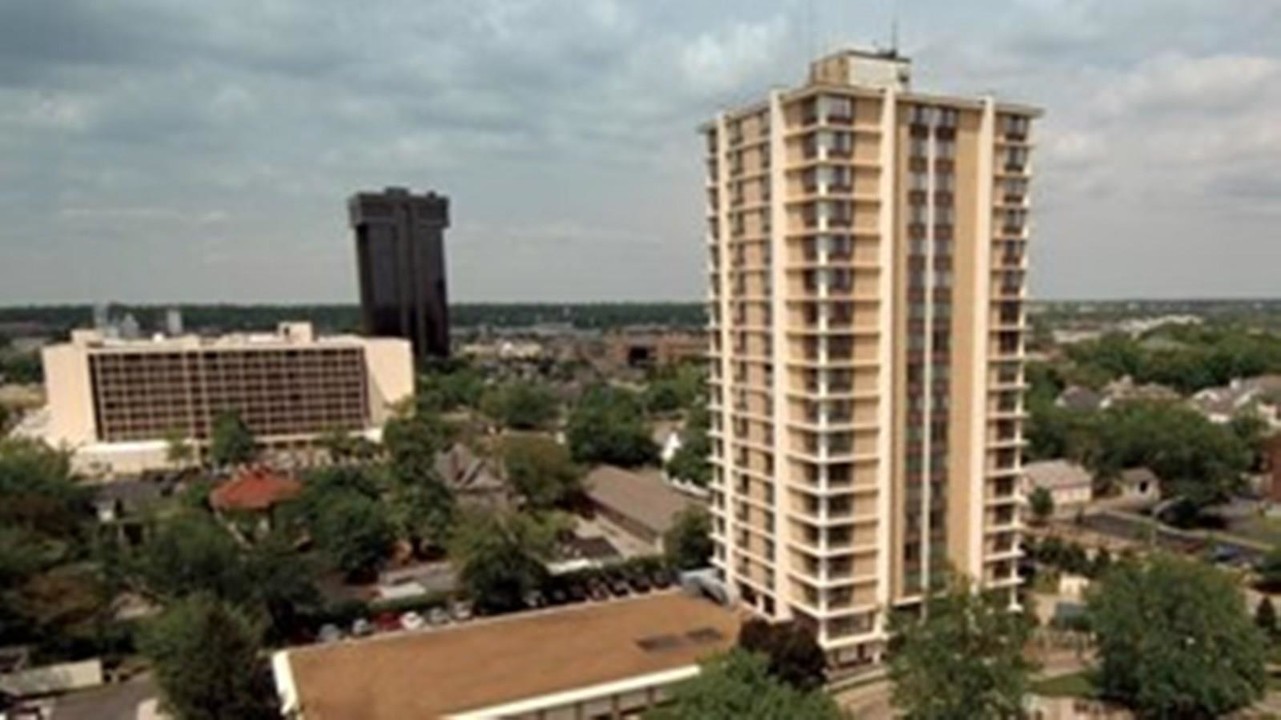 Hampton Place Apartments in Springfield, MO - Building Photo