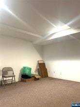 302 Grand Ridge Dr, Unit 302 in Ridgefield, NJ - Foto de edificio - Building Photo