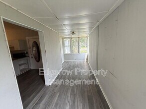 209 N Main St in Wayland, MI - Foto de edificio - Building Photo