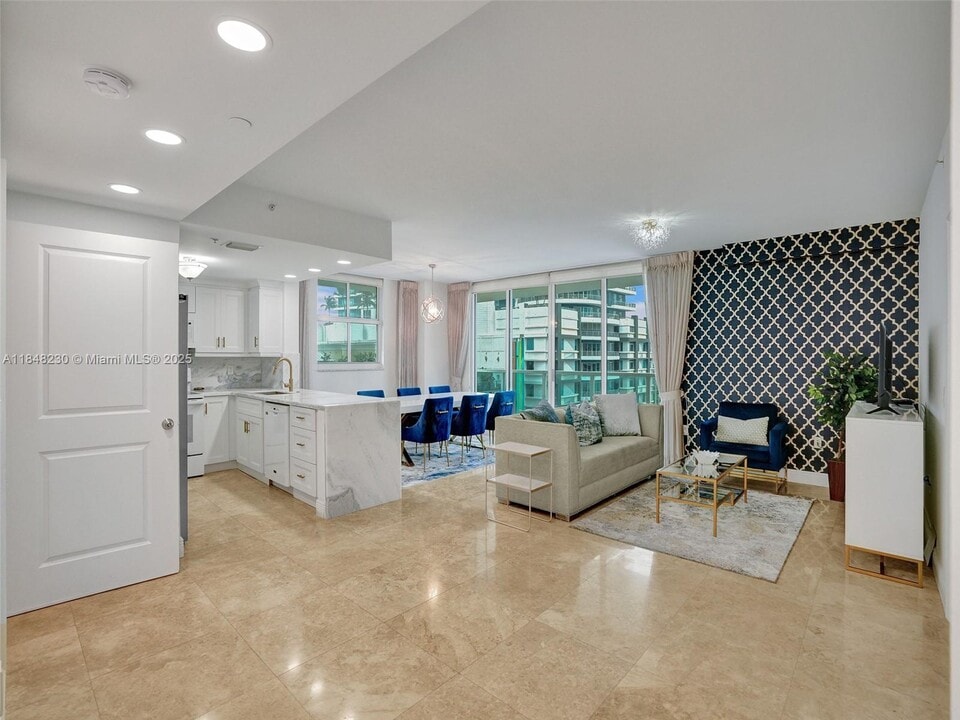 1250 S Miami Ave, Unit 1201 in Miami, FL - Building Photo