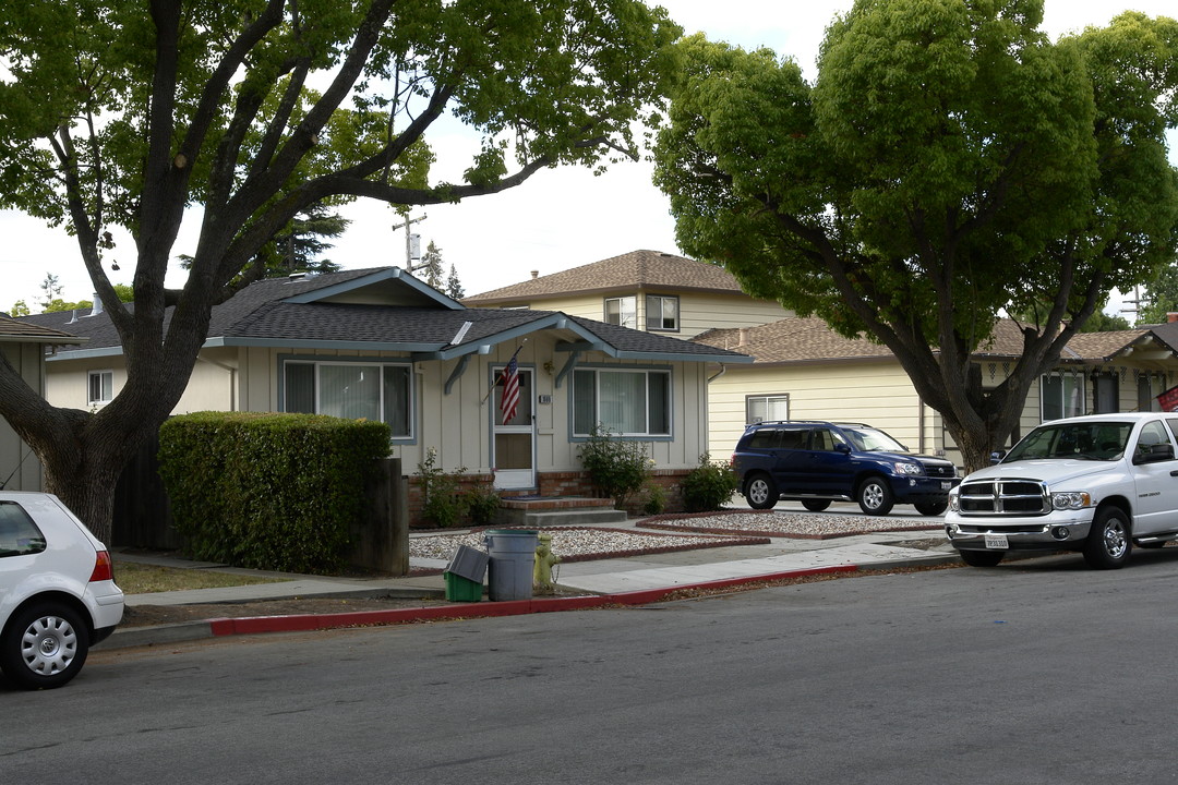 1669-1671 Palm Ave in Redwood City, CA - Building Photo