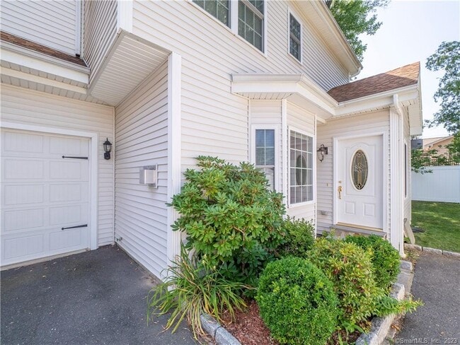 1023 Black Rock Tpke in Fairfield, CT - Building Photo - Building Photo