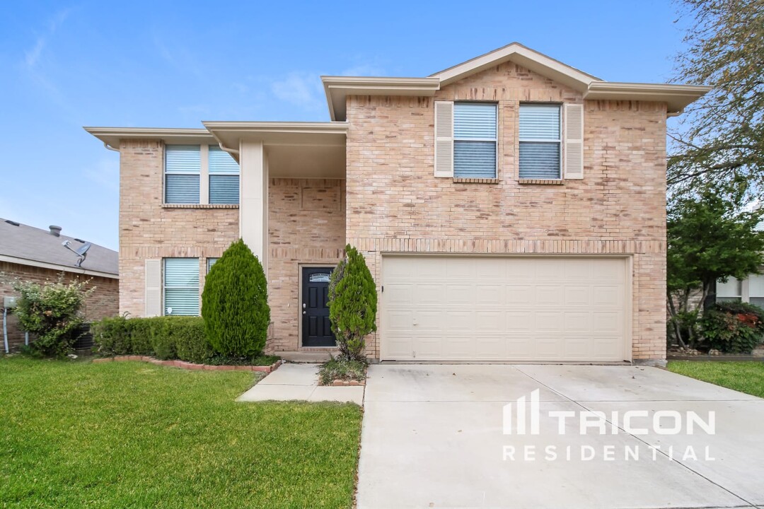 5209 Emmeryville Ln in Fort Worth, TX - Building Photo