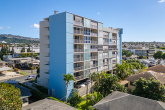 Sun Hala in Honolulu, HI - Building Photo - Primary Photo