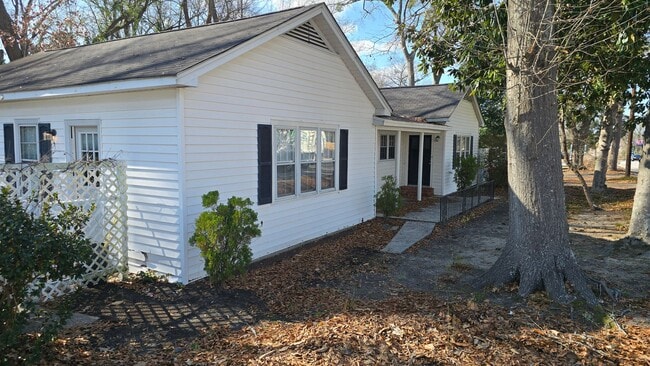 property at 1617 Sunset Blvd