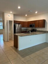 9332 W 33rd Ln in Hialeah, FL - Building Photo - Building Photo