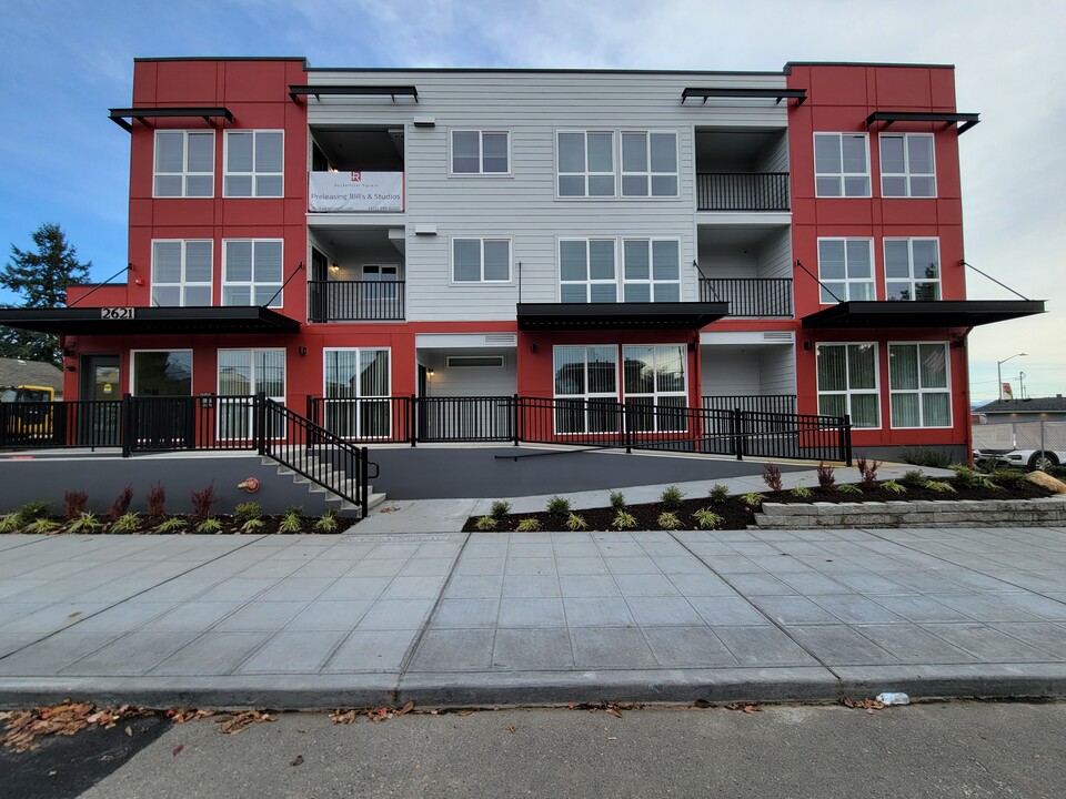 Rockefeller Square Apartments in Everett, WA - Building Photo