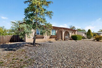 2702 Avenida Del Sol in Santa Fe, NM - Building Photo - Building Photo