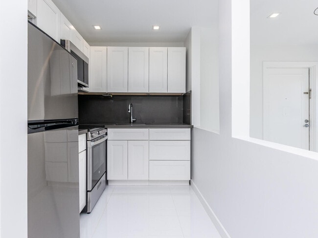 property at 2420 Diana Dr