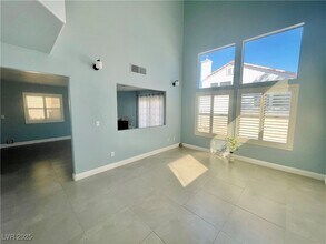 8214 Mt Brodie Cir in Las Vegas, NV - Building Photo - Building Photo