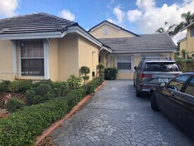9810 NW 47th Terrace in Doral, FL - Building Photo