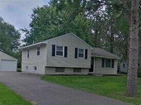 7755 Eastwood Rd in Mounds View, MN - Building Photo