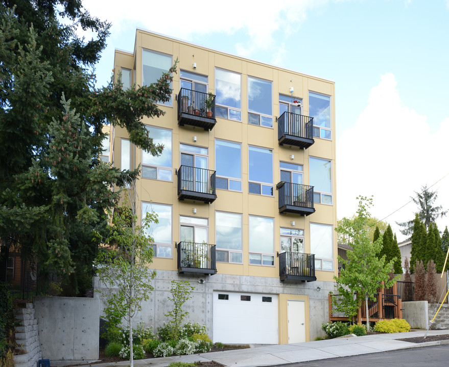 St. John's Flats in Portland, OR - Building Photo