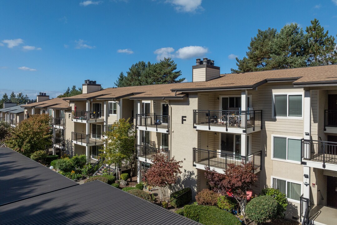 Glendale Estates in Bellevue, WA - Building Photo