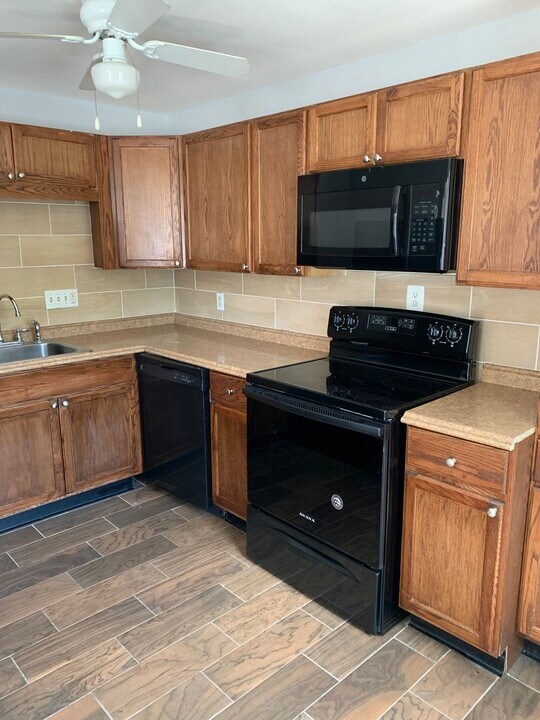 1617 Kensington Ave in Cheektowaga, NY - Building Photo