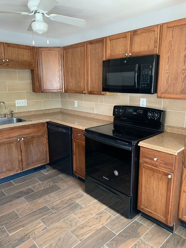 property at 1617 Kensington Ave