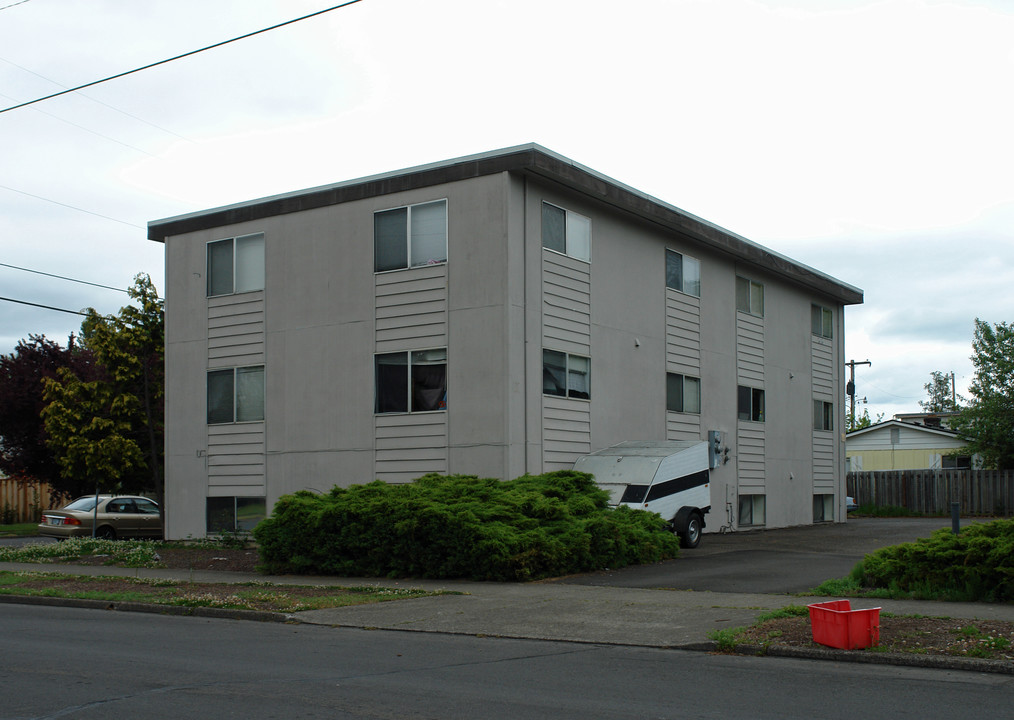 978 NW Cleveland Ave in Corvallis, OR - Building Photo