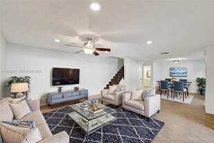 9340 SW 61st Way in Boca Raton, FL - Building Photo