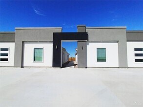 3400 Ventura Ave, Unit 4 in McAllen, TX - Building Photo - Building Photo