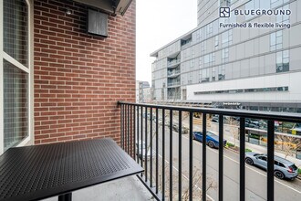 11000 NE 10th St in Bellevue, WA - Building Photo - Building Photo