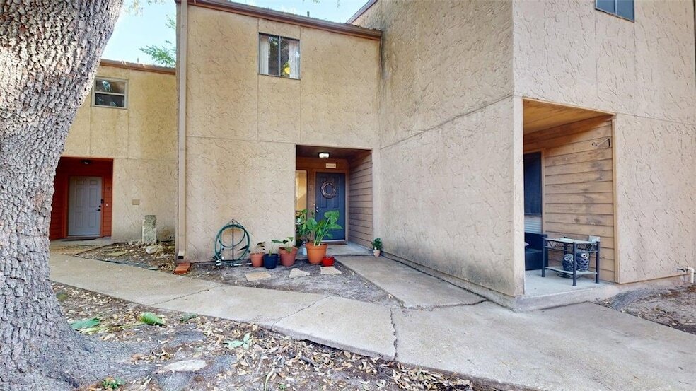 4345 Carter Creek Pkwy in Bryan, TX - Building Photo