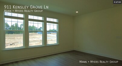 911 Kensley Grv Ln in Fuquay Varina, NC - Building Photo - Building Photo