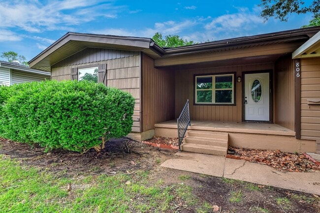 806 E Rosedale St in Sherman, TX - Building Photo - Building Photo