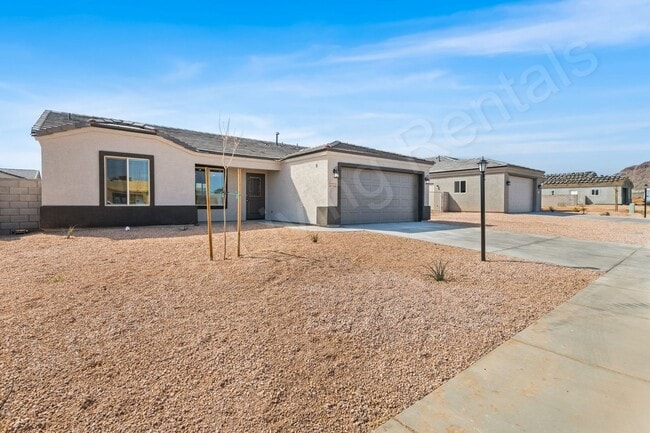 2722 E Hermosa Vis in Kingman, AZ - Building Photo - Building Photo