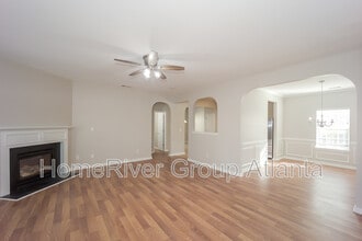 655 Balerma St in Atlanta, GA - Foto de edificio - Building Photo