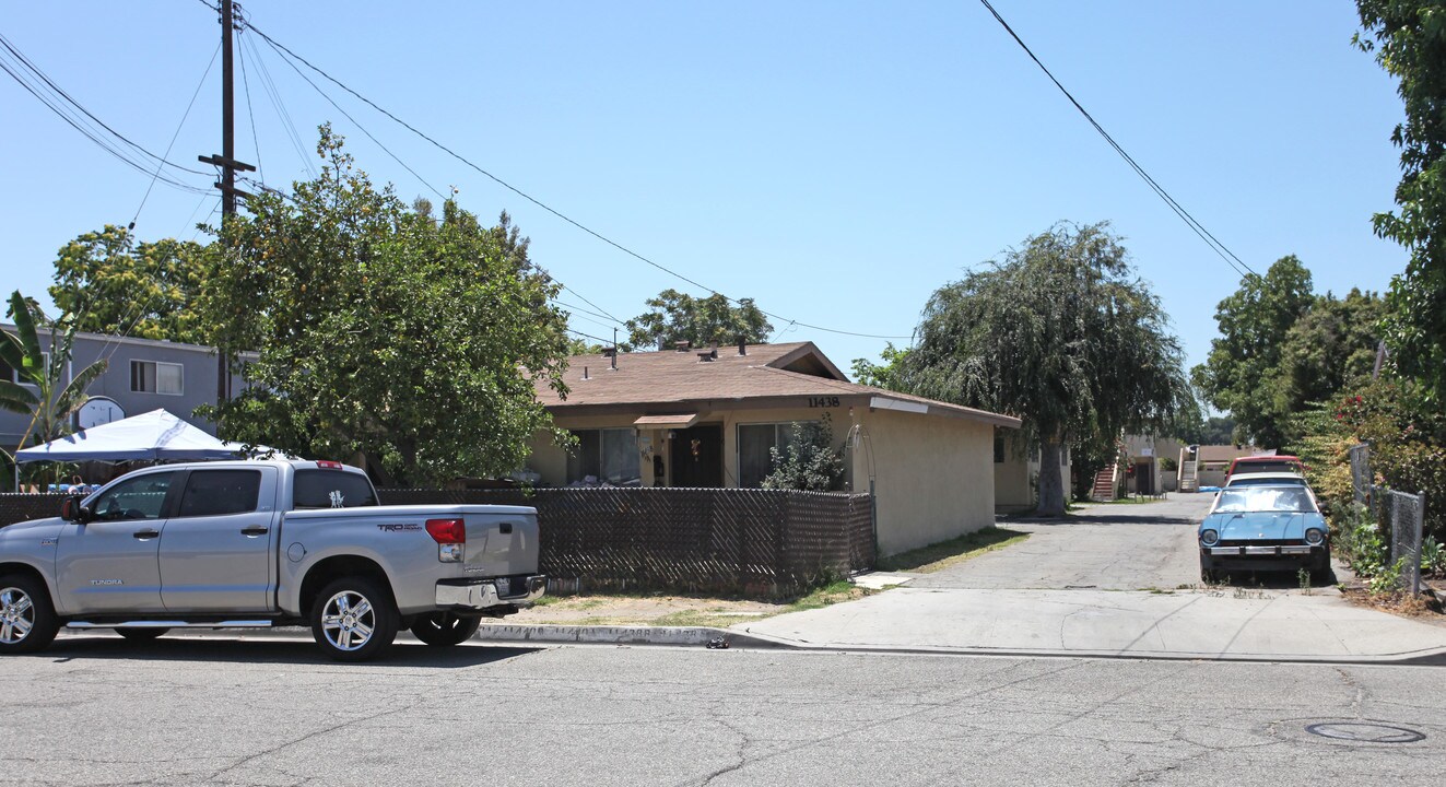 11438-1144 Basye St in El Monte, CA - Building Photo