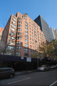 333 E 55th St in New York, NY - Foto de edificio - Building Photo