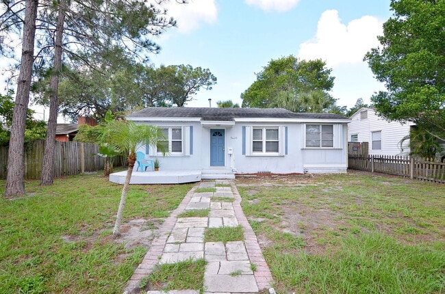 5620 2nd Ave N in St. Petersburg, FL - Building Photo - Building Photo