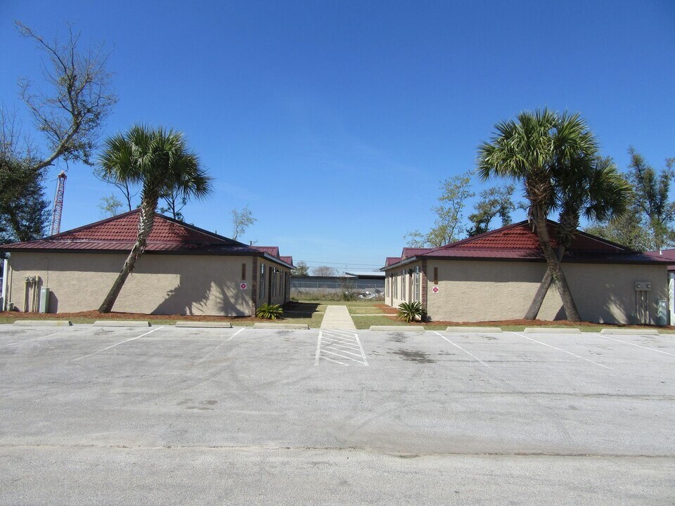 1420 New York Ave in Lynn Haven, FL - Building Photo