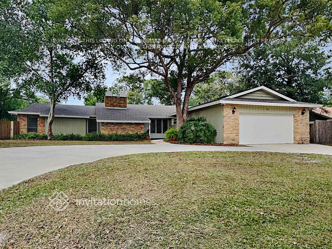 property at 322 W Hornbeam Dr