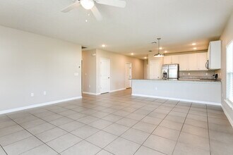 1049 N Platte Way in Poinciana, FL - Building Photo - Building Photo