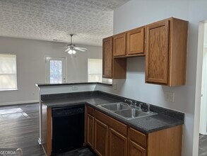 6367 Ellenwood Dr in Rex, GA - Building Photo - Building Photo