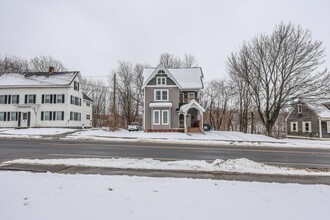 40 W Main St in Hillsborough, NH - Building Photo - Building Photo