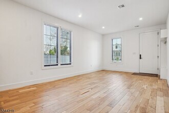 51 New St in Montclair, NJ - Building Photo - Building Photo