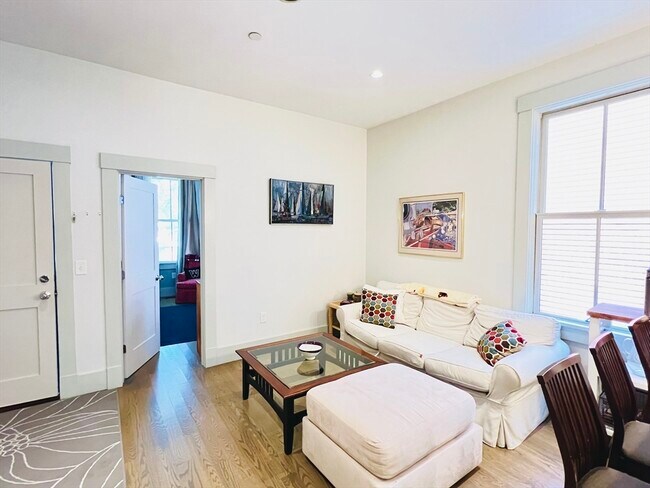 15 Boardman St in Cambridge, MA - Building Photo - Building Photo