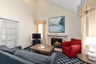 Residences at Daniel Webster Nashua in Merrimack, NH - Building Photo - Building Photo