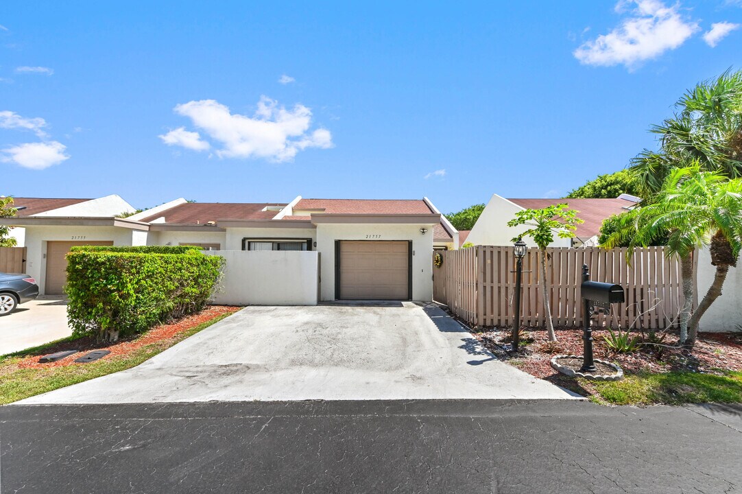 21757 Contado Rd in Boca Raton, FL - Building Photo