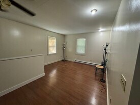 11 Squaw Hollow Rd, Unit A in Ashford, CT - Building Photo