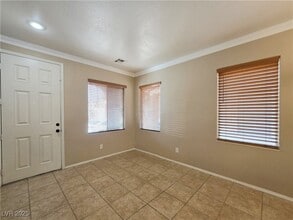 5431 W Hasley Canyon Ave in Las Vegas, NV - Building Photo - Building Photo