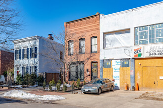 710 E St SE in Washington, DC - Foto de edificio - Building Photo